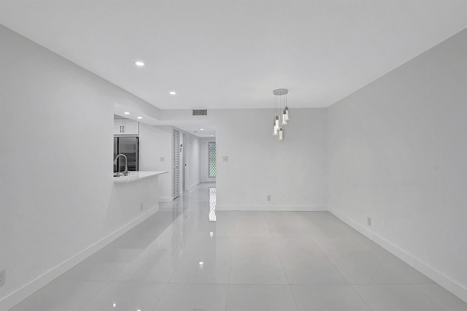 Building Photo - 15378 Lakes of Delray Blvd