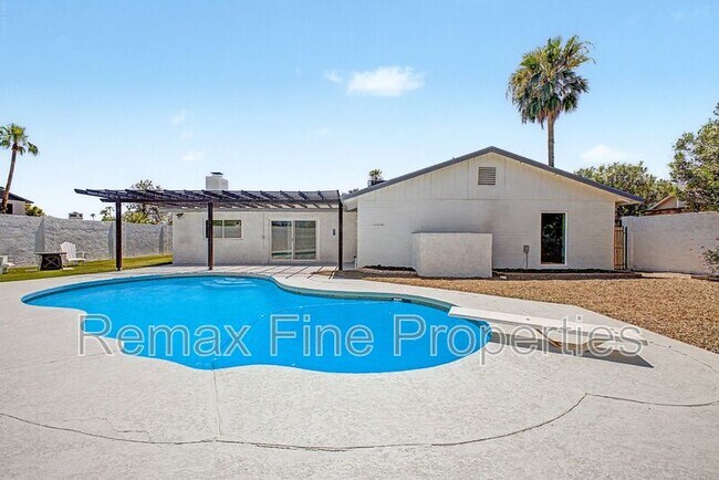 Building Photo - 5228 E Karen Dr