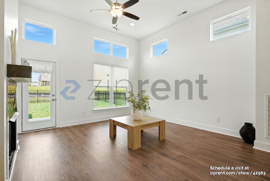 Building Photo - 203 Hudson Dr