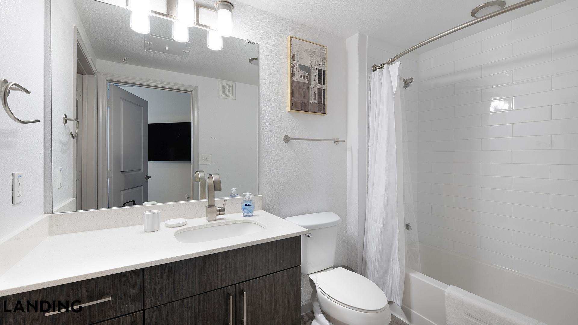 Building Photo - 1001 S Center St