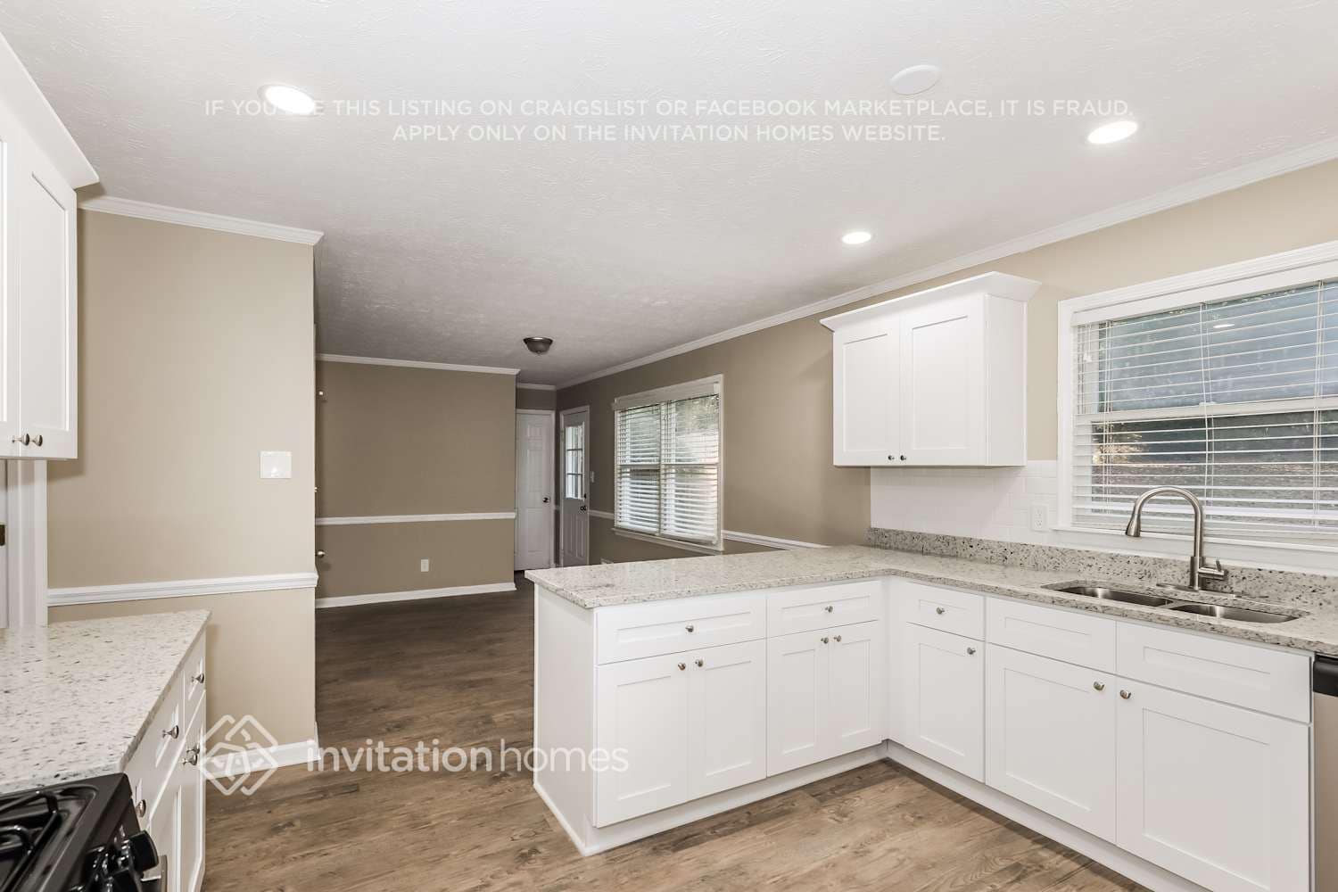 Building Photo - 2498 Quentin Dr