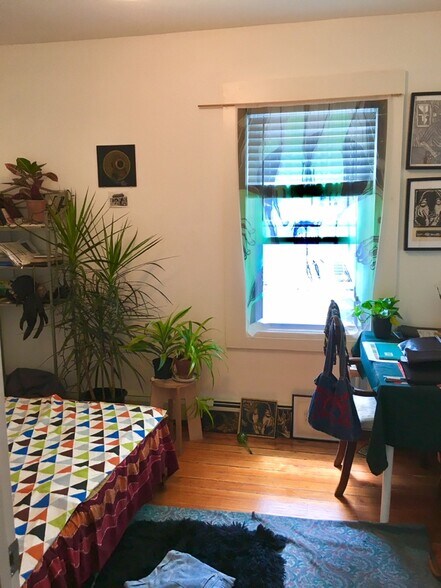 Building Photo - 159 Brook St