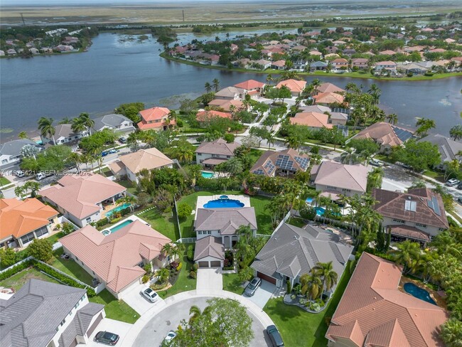 Building Photo - 1008 Highland Meadows Dr