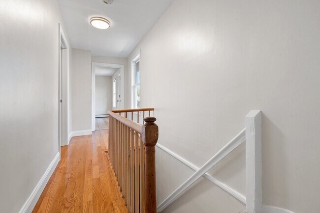 Building Photo - 15 Holton St