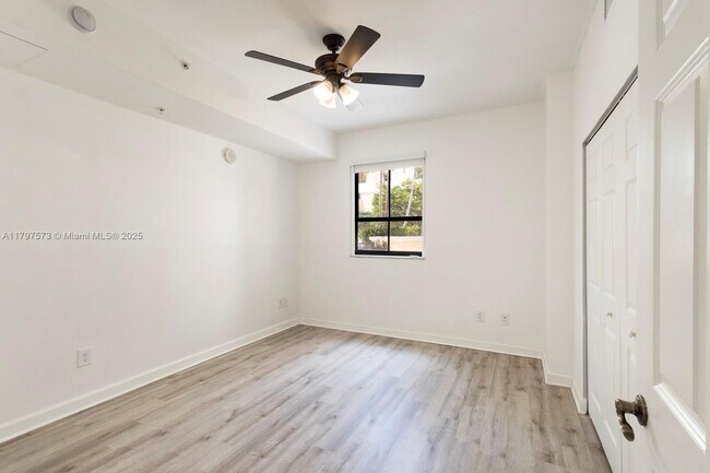 Building Photo - 8395 SW 73rd Ave