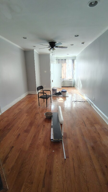 Building Photo - 523 W Nedro Ave