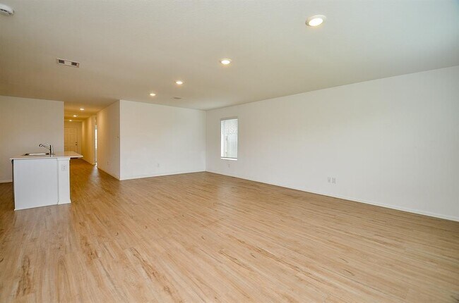 Building Photo - 27127 Breakaway Ln
