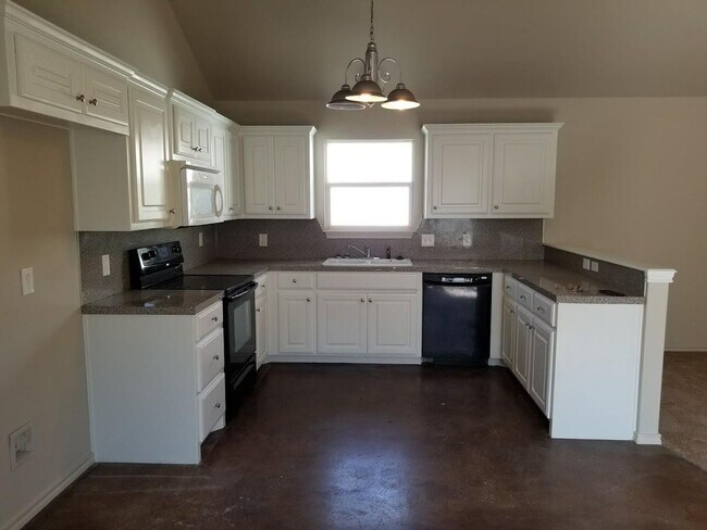 Building Photo - Pre-leasing for July.