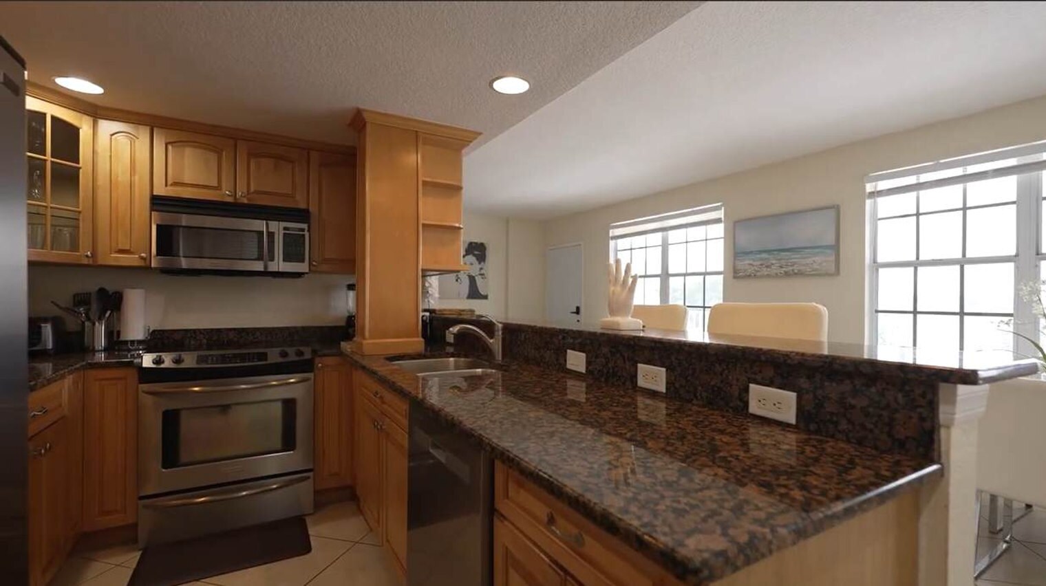 Building Photo - 445 S Hamden Dr