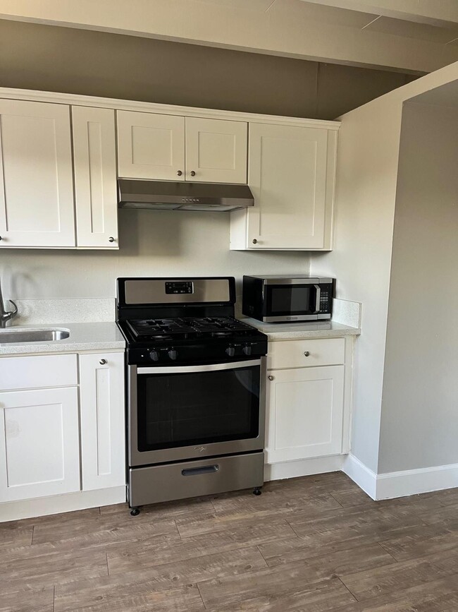 Interior Photo - 16131 Eucalyptus Ave