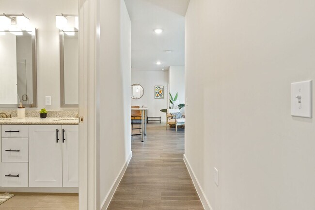 Building Photo - 5820 1/2 Cameron Road-SI FL3-ID1303393P