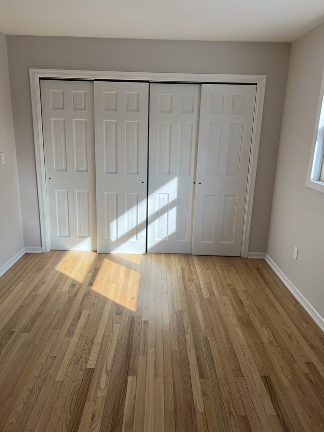 Building Photo - 161 N Gates Ave