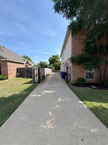 Building Photo - 3006 Upland Dr