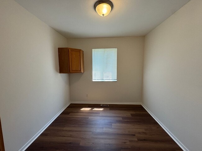 Building Photo - 942 W 33rd St