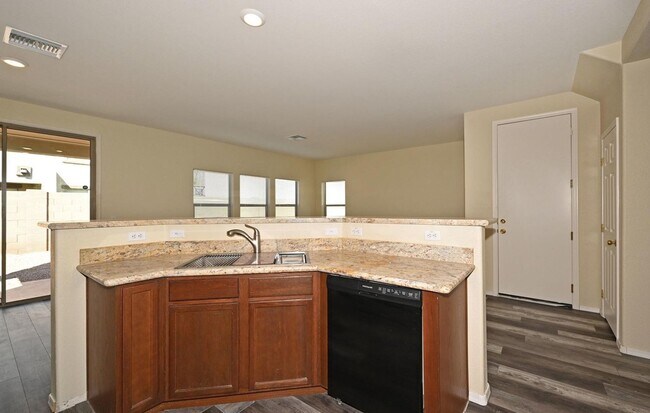 Building Photo - BEAUTIFUL 3 BEDROOM PLUS HUGE LOFT  for RENT