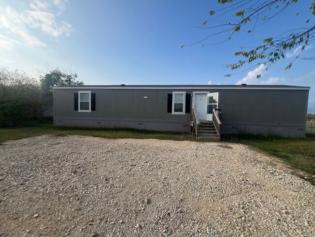 Building Photo - 302 Sparrow Ln