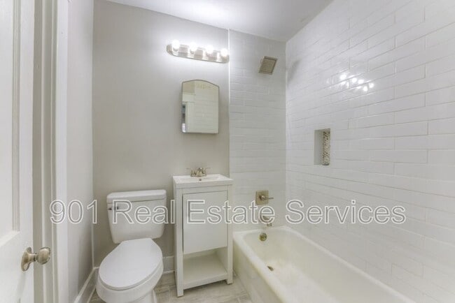 Building Photo - 498 Lundee St