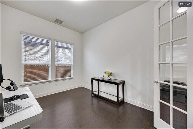 Building Photo - 4208 Bonanza Dr