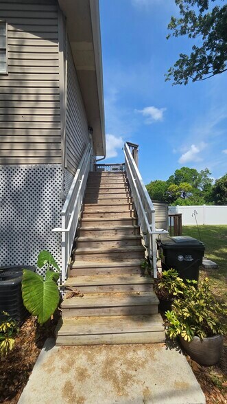 Going Up - 1524 6th St NW