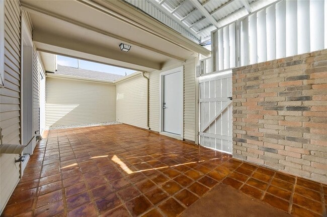 Building Photo - 7131 Chimney Corners