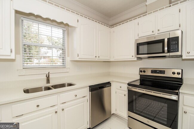 Building Photo - 355 Woodstream Dr