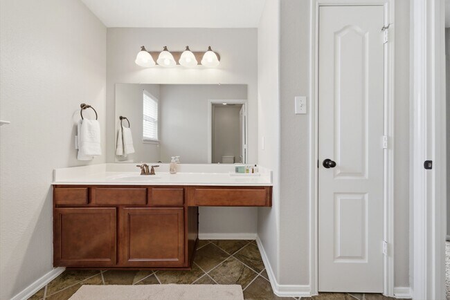 Building Photo - 2547 Marufo Vega Dr