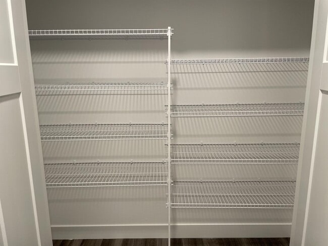 Building Photo - 338 W 410 N St