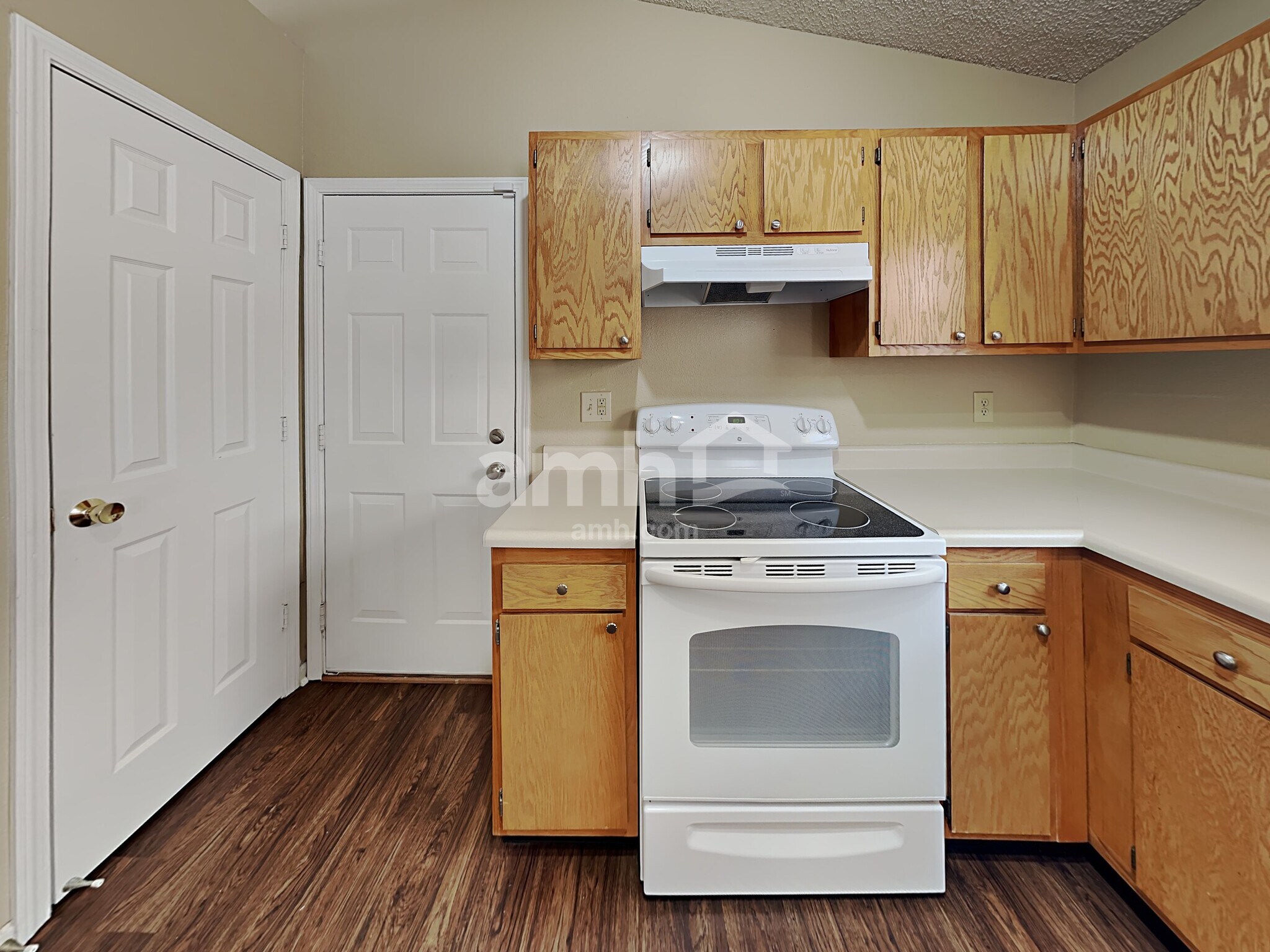 Building Photo - 8036 Whistlewood Dr