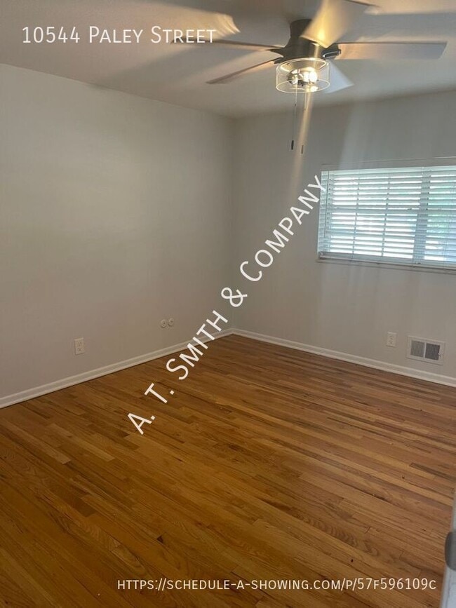 Building Photo - 10544 Paley St