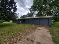Building Photo - 1405 Doris Dr