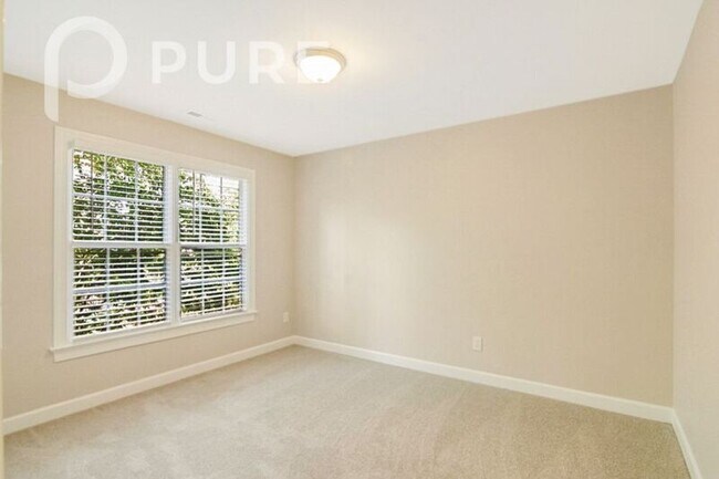 Building Photo - 5824 Clarks Fork Dr