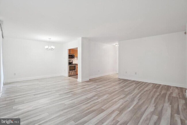 Building Photo - 2059 Huntington Ave