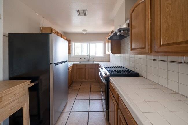 Building Photo - 1343 Edgemont St
