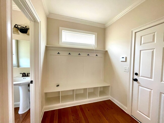 Building Photo - Large 5-bedroom house in Lake Hogan Farm near Chapel Hill schools!