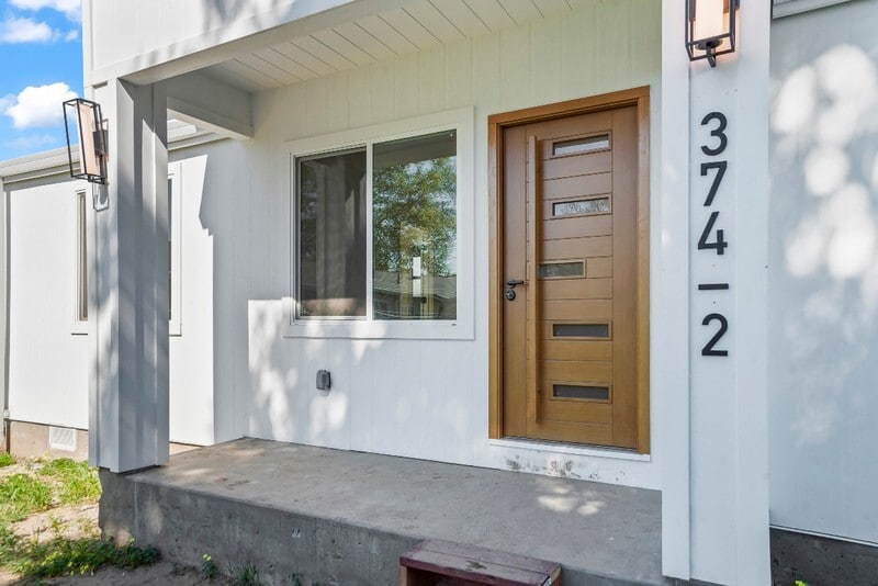 Building Photo - 374 S 21st St