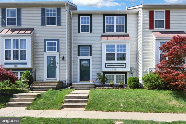 Primary Photo - 658 Boxwood Dr