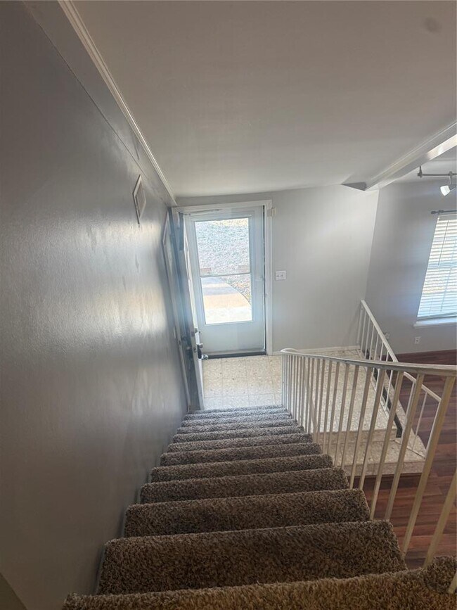 Building Photo - 2248 Laneway Dr