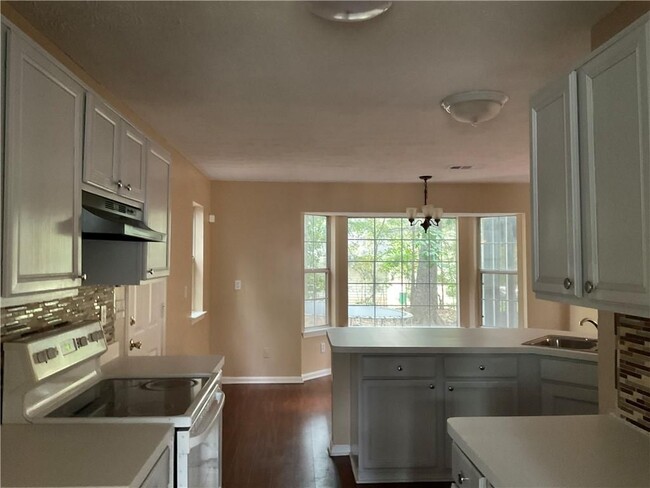Building Photo - 2570 Treasure Ct