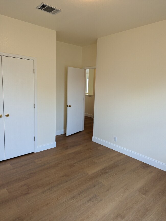 Bedroom 3 - 4717 Lake Champlain Ln