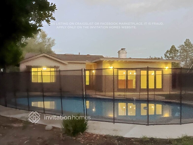 Building Photo - 1089 Camino Flores