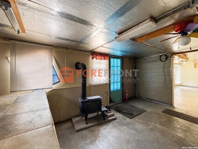 Building Photo - 7845 Village Oak Dr
