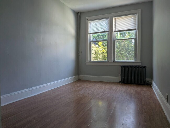 Building Photo - 136 W 30th St