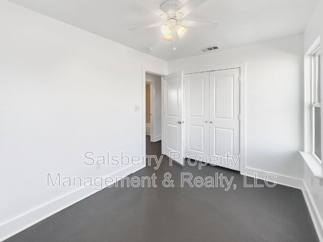 Building Photo - 109 James Ct