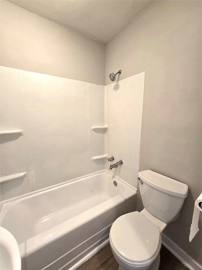 Building Photo - 2816 St Emanuel St