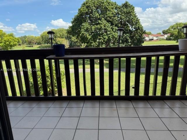 Building Photo - 515 W Park Dr