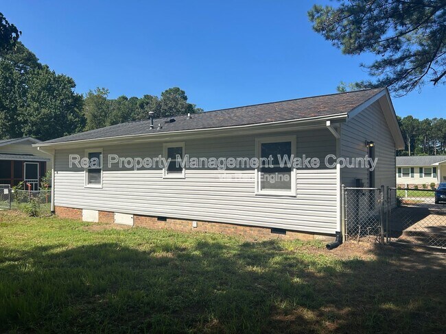 Building Photo - 2325 Quartz Ct