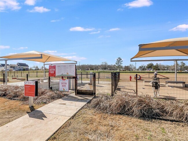 Building Photo - 7401 Grand Linden Wy