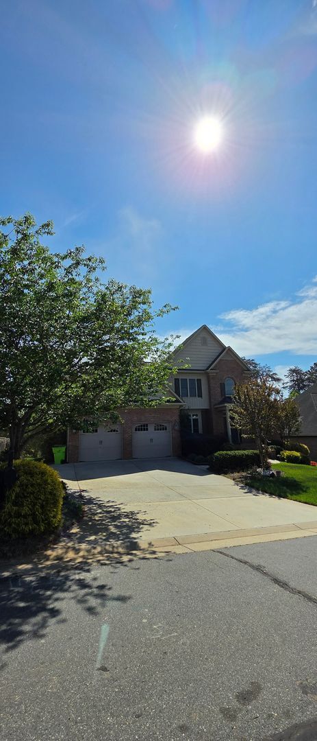 Building Photo - Beautiful Home with a full in law suite in Lewisville