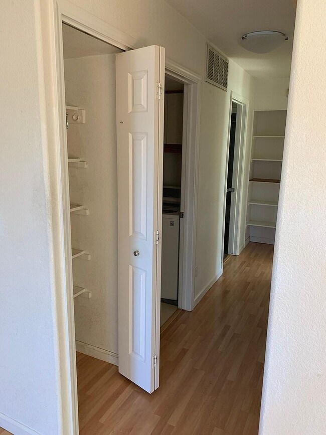 Building Photo - 935 Lake Tahoe Ct