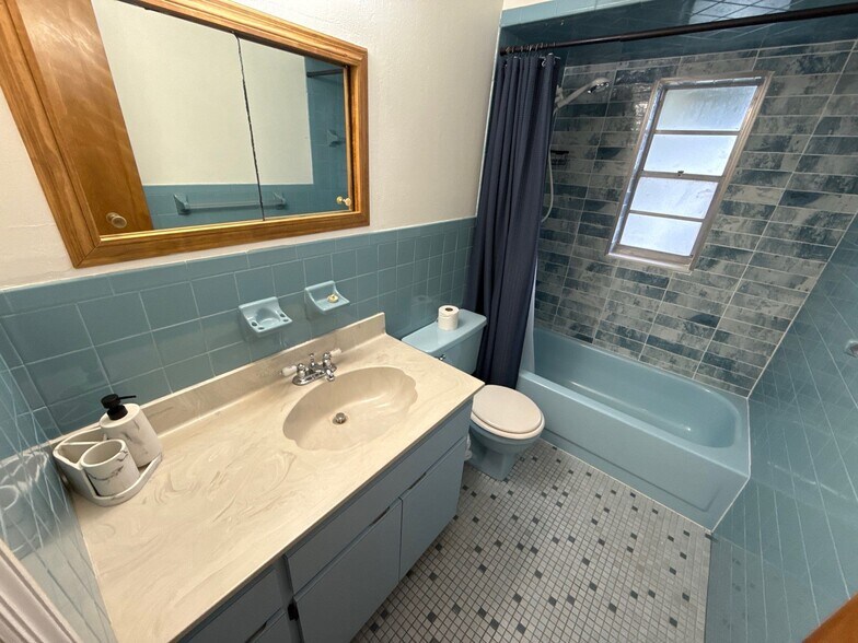 Building Photo - 11675 W Dixie Shores Dr